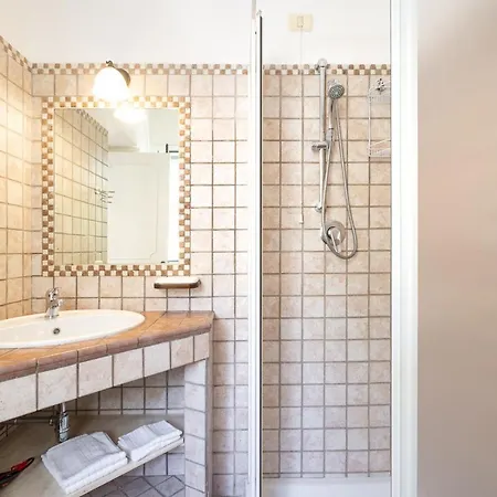 Aparthotel Salinola 4 *