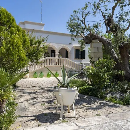 Salinola 4 奥斯图尼